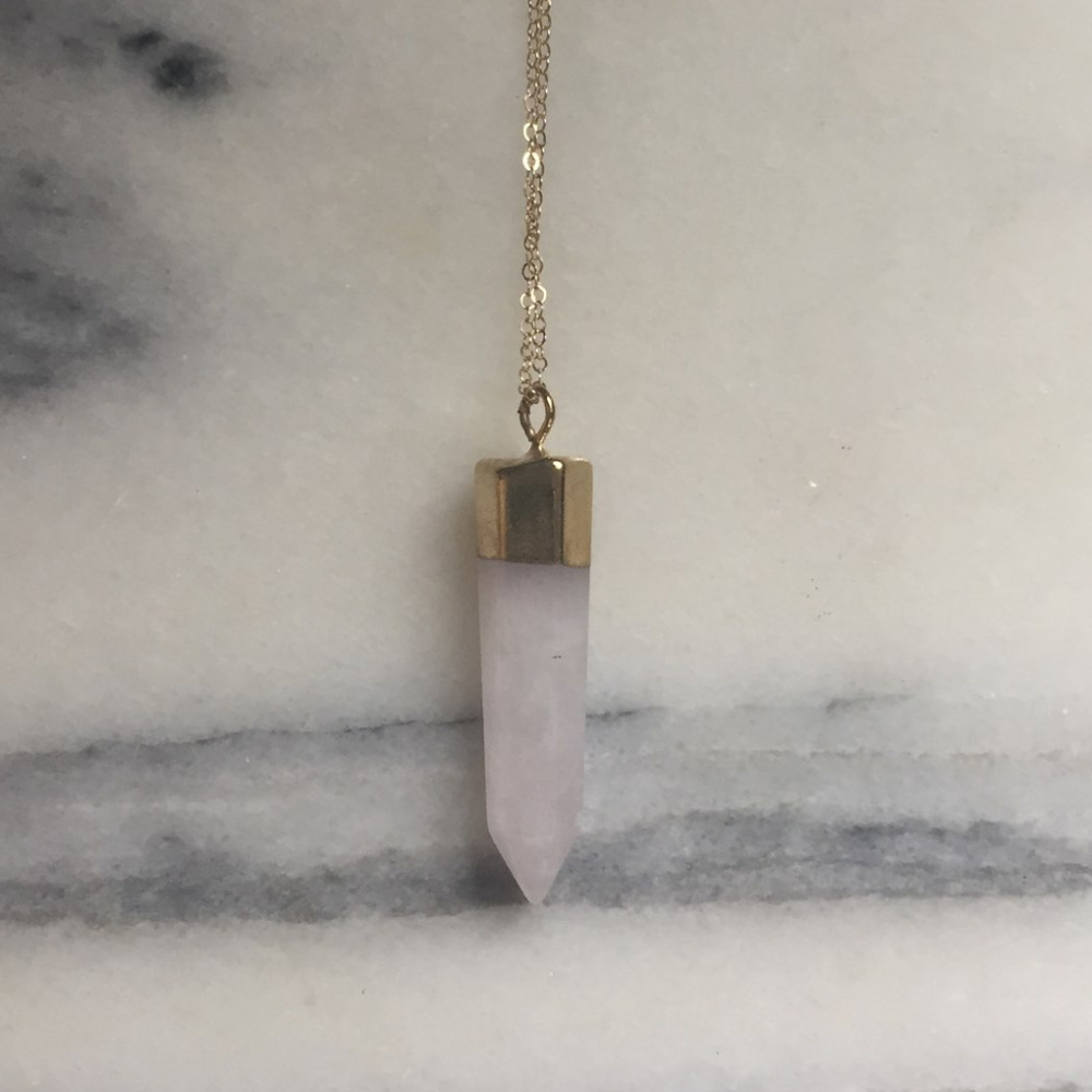 ! HP ! - Crystal Rose Quartz Necklace